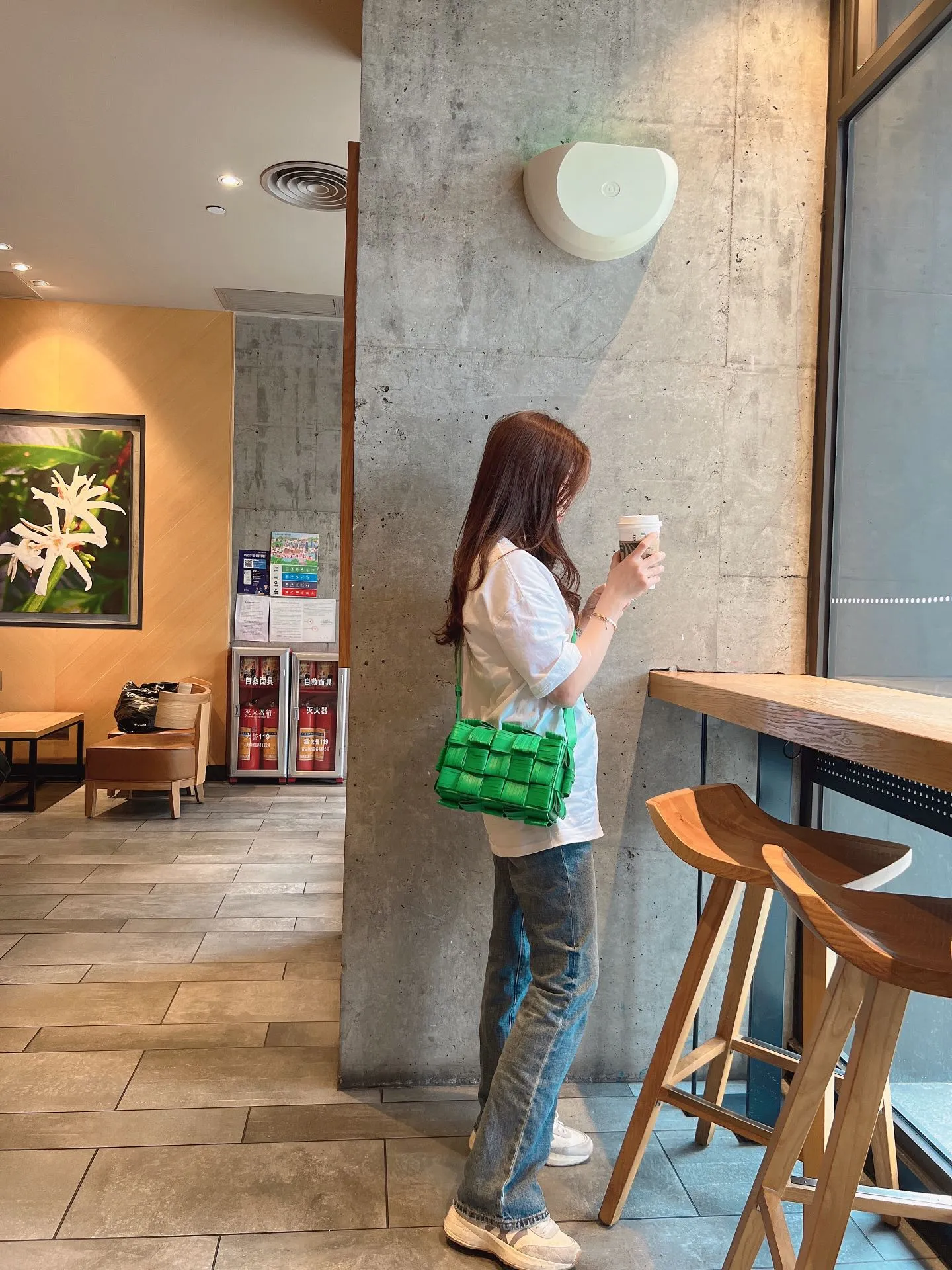 Actual photos of the model. The back and upper body are eye-catching. It has a unique and high-end feel. It will keep you coming back💚